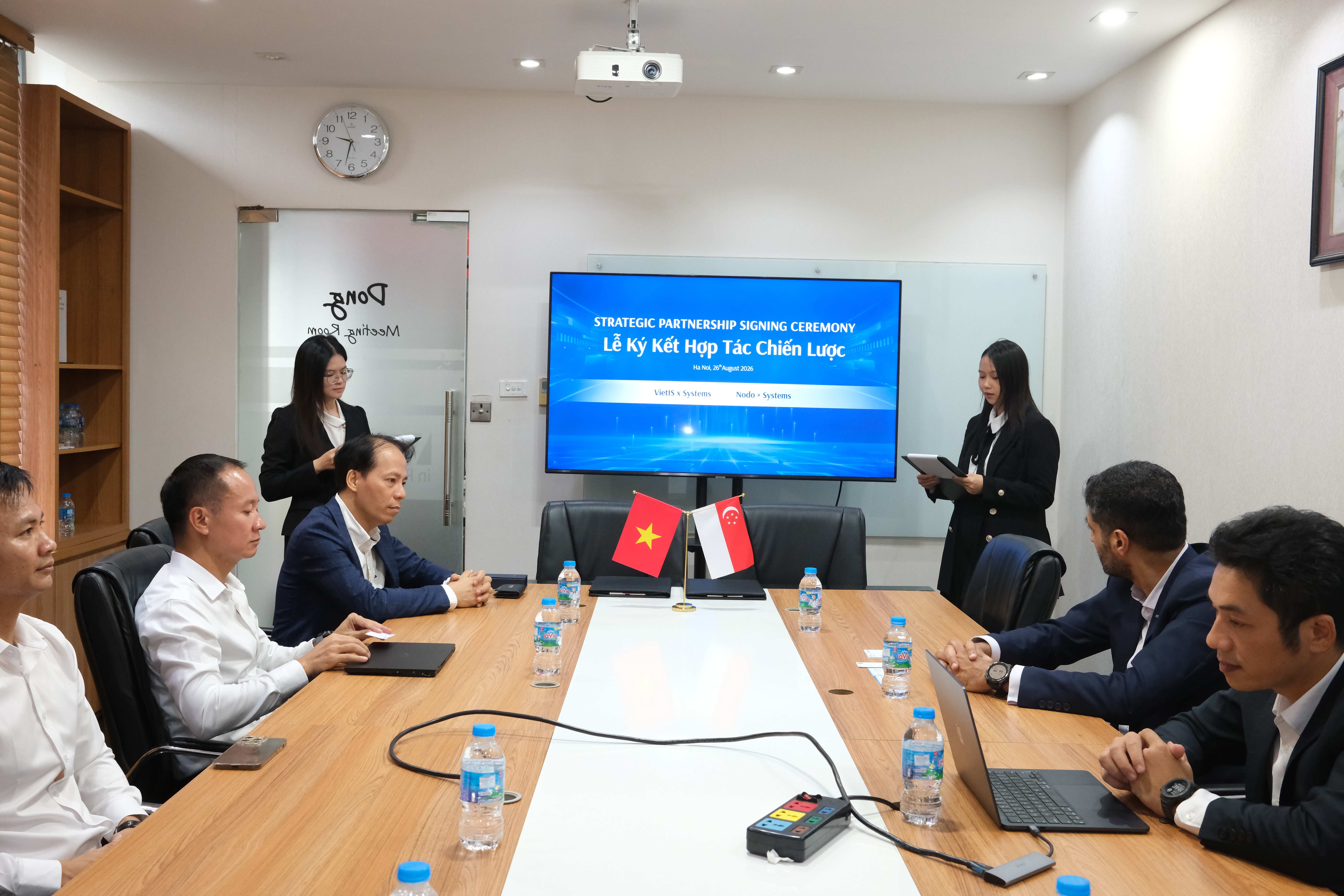 VietIS và Nodo ký kết hợp tác chiến lược cùng Systems APAC, thúc đẩy chuyển đổi số ngành Ngân hàng và Doanh nghiệp tại Việt Nam 3 DSCF0354